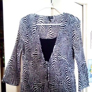 Essentials Black and White Tie Front 3/4 Sleeve Blouse